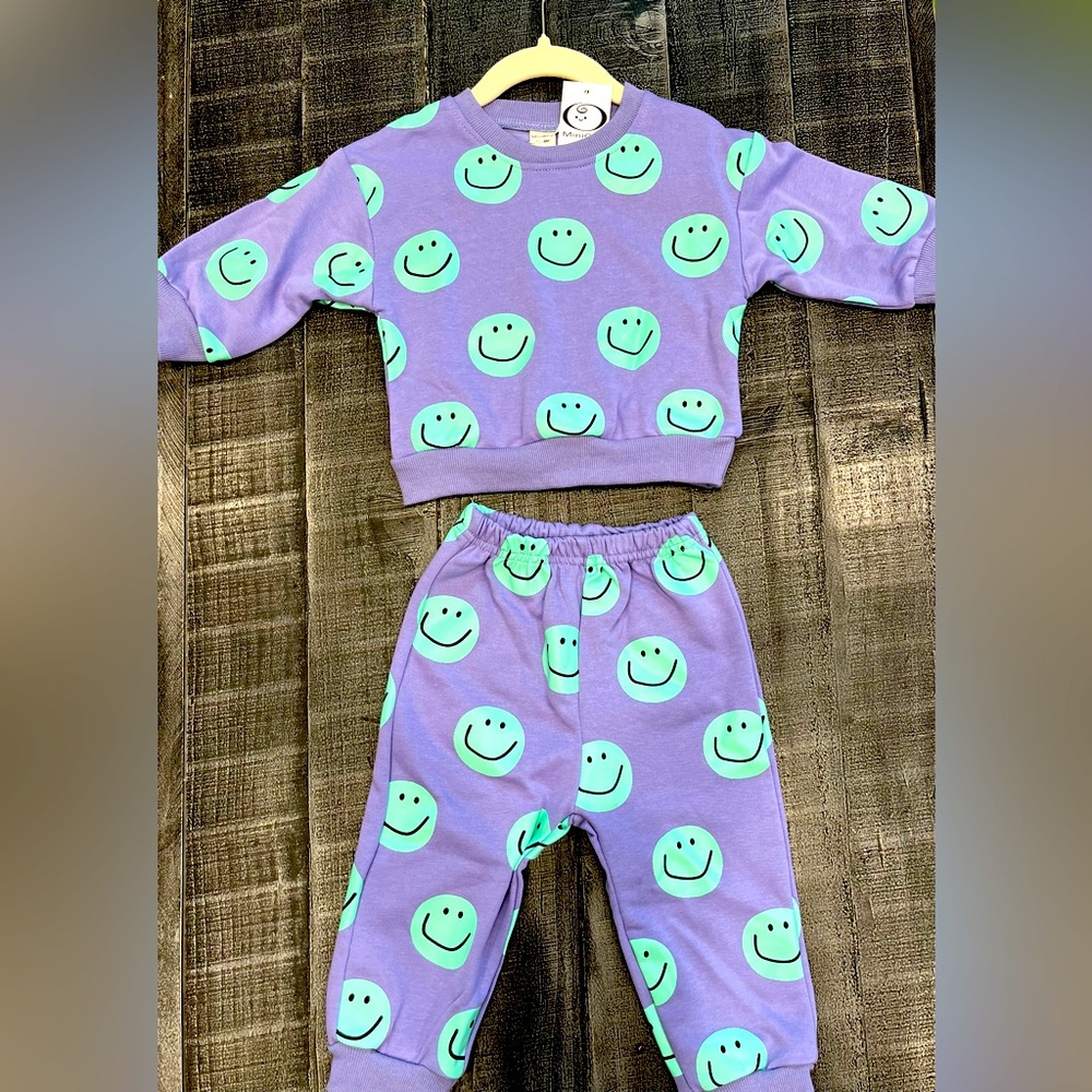MiniOlie Baby/Toddler 2-Piece Smiley Set. Smiley sweats! 12-18M